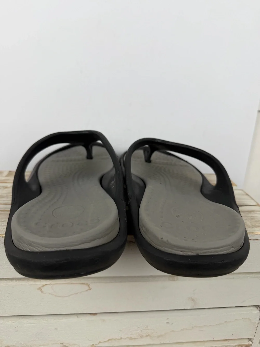 Crocs Athens flip flops in black thick strap cushioned footbed unisex M10 W12